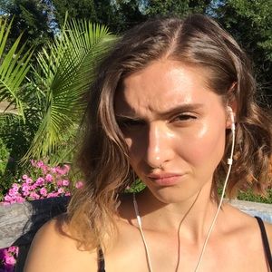 Meet your Posher, Emma